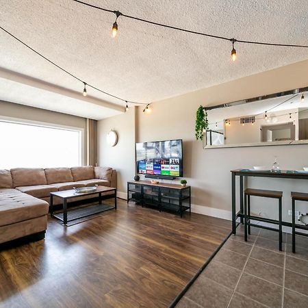 Rustic & Rogers Place, Free Parking! Apartment Edmonton Bagian luar foto