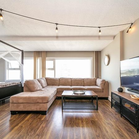 Rustic & Rogers Place, Free Parking! Apartment Edmonton Bagian luar foto