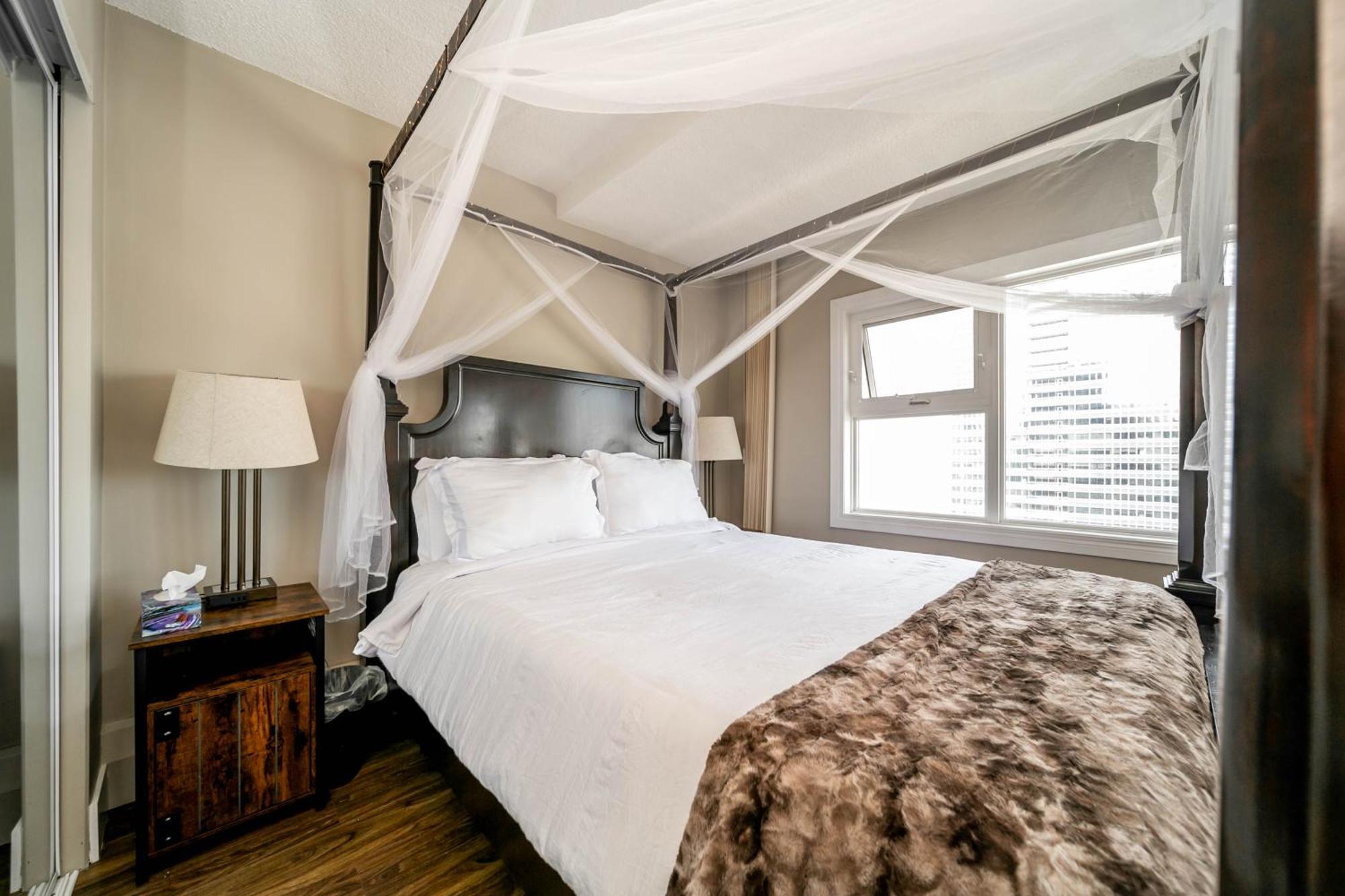 Rustic & Rogers Place, Free Parking! Apartment Edmonton Bagian luar foto