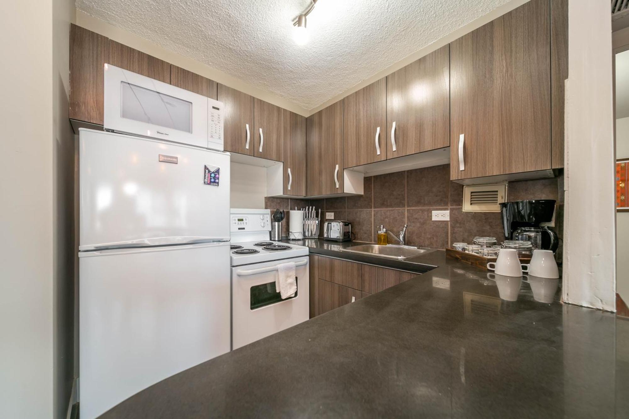 Rustic & Rogers Place, Free Parking! Apartment Edmonton Bagian luar foto